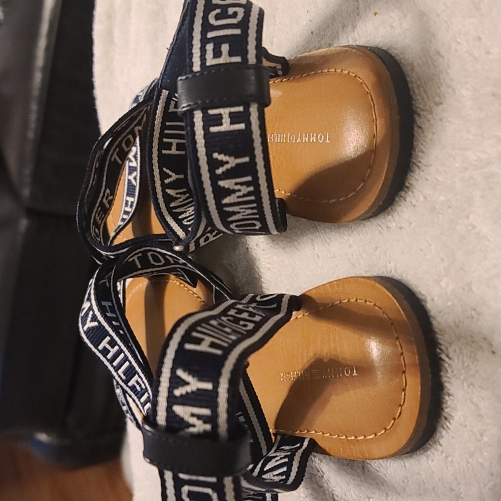 Sandals - Picture 3 of 4